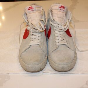 Nike SB Blazer Mid in White and Red